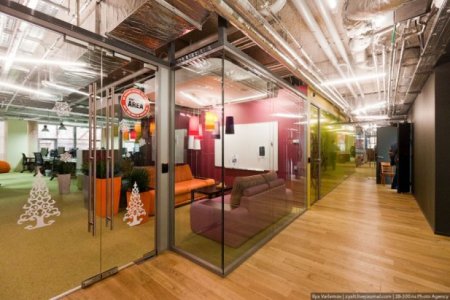 Google Ofisi Koridorlar Yalova Web